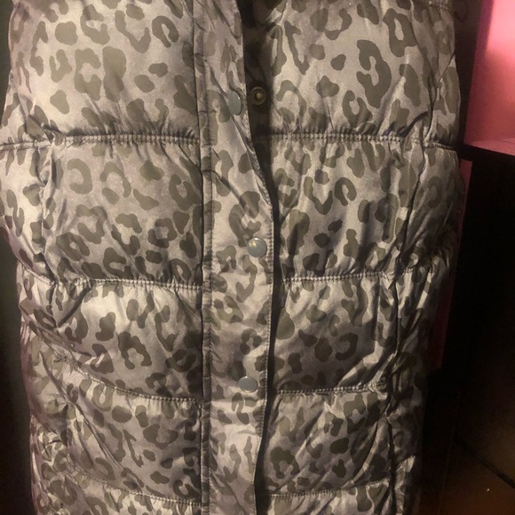 Vest - Picture 3 of 4